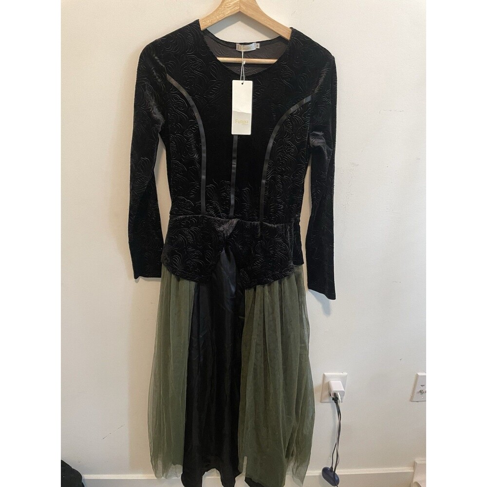 Funna Women’s Black/Green Floral Velvet Tulle Bow Round Neck Long Sleeve Midi M